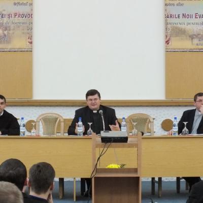 25 octombrie: Iaşi: Simpozion internaţional despre credinţă
