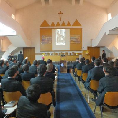 25 octombrie: Iaşi: Simpozion internaţional despre credinţă