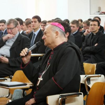 25 octombrie: Iaşi: Simpozion internaţional despre credinţă