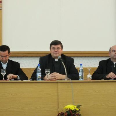 25 octombrie: Iaşi: Simpozion internaţional despre credinţă