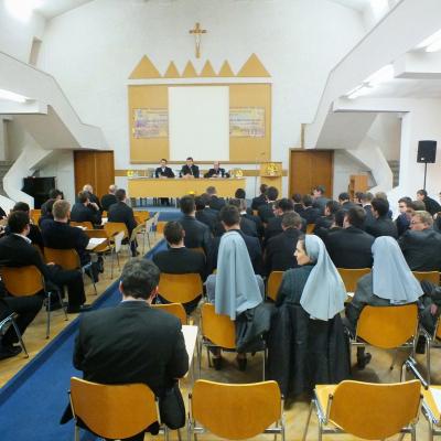 25 octombrie: Iaşi: Simpozion internaţional despre credinţă