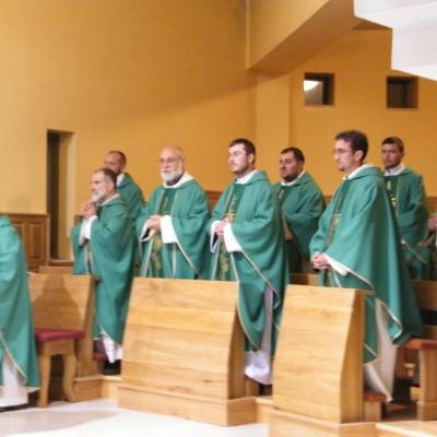 27 octombrie: Oneşti: Deschiderea triduumului solemn de pregătire la sărbătoarea aniversării beatificării fericitului Ieremia