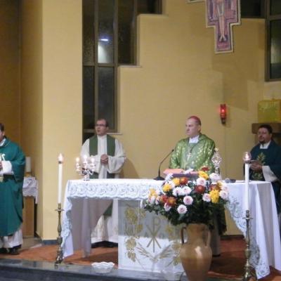 27 octombrie: Oneşti: Deschiderea triduumului solemn de pregătire la sărbătoarea aniversării beatificării fericitului Ieremia