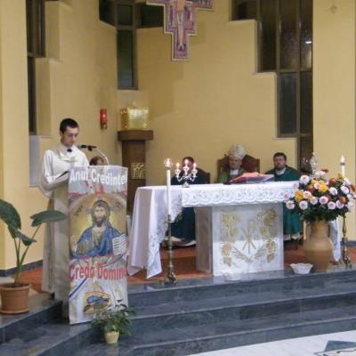 27 octombrie: Oneşti: Deschiderea triduumului solemn de pregătire la sărbătoarea aniversării beatificării fericitului Ieremia