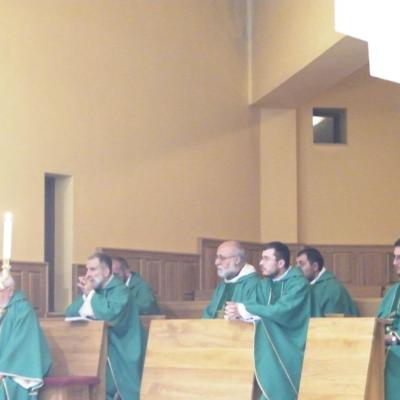 27 octombrie: Oneşti: Deschiderea triduumului solemn de pregătire la sărbătoarea aniversării beatificării fericitului Ieremia
