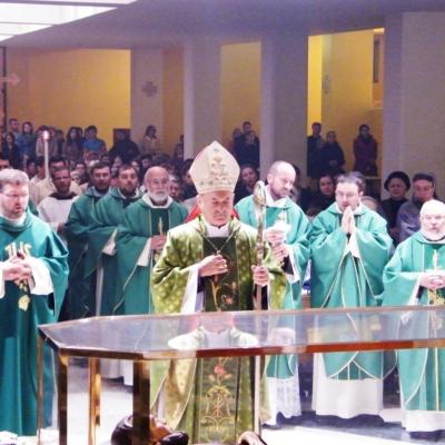 27 octombrie: Oneşti: Deschiderea triduumului solemn de pregătire la sărbătoarea aniversării beatificării fericitului Ieremia