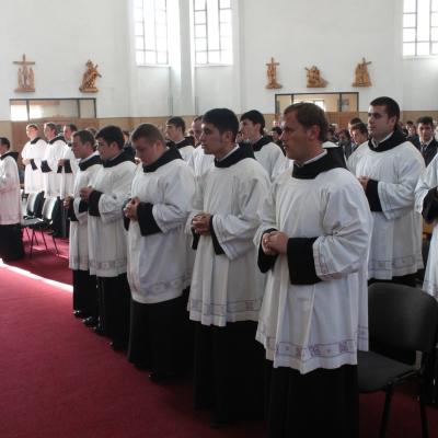 27 octombrie: Roman: Conferirea ministerelor minore ale lectoratului şi acolitatului