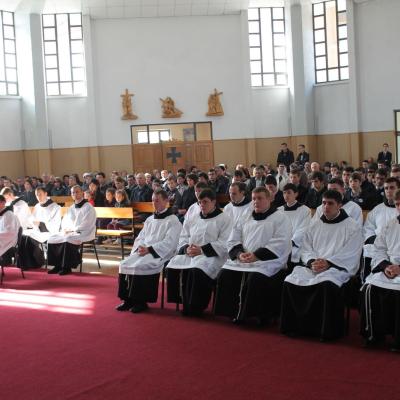 27 octombrie: Roman: Conferirea ministerelor minore ale lectoratului şi acolitatului