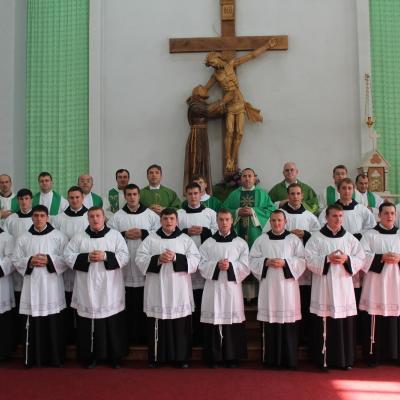27 octombrie: Roman: Conferirea ministerelor minore ale lectoratului şi acolitatului