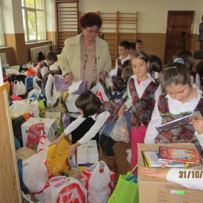 30 octombrie - 4 noiembrie: Iaşi: Copii pentru copii. "Săptămâna legumelor şi fructelor donate"