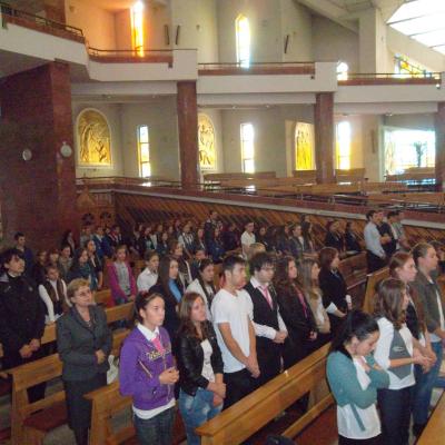 30 octombrie: Bacău: Moment de rugăciune cu liceenii la "Maica harului dumnezeiesc"