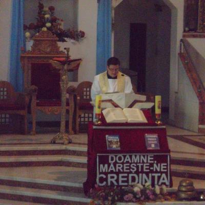 30 octombrie: Bacău: Moment de rugăciune cu liceenii la "Maica harului dumnezeiesc"