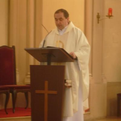 10 noiembrie: Viena: Un cardinal în vizită la un preot român