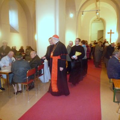 10 noiembrie: Viena: Un cardinal în vizită la un preot român