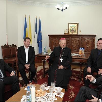 14 noiembrie: Iaşi. Vizita domnului Marek Szczygieł, ambasadorul Polonie în România, la PS Petru Gherghel, la Episcopia Romano-Catolică de Iaşi