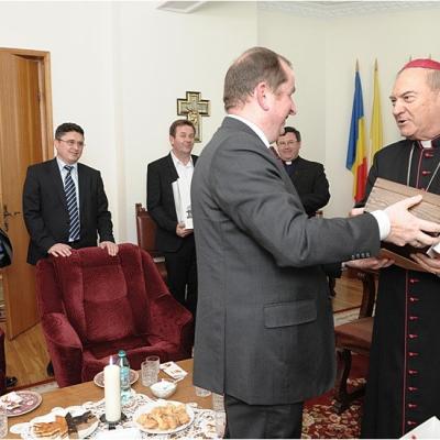14 noiembrie: Iaşi. Vizita domnului Marek Szczygieł, ambasadorul Polonie în România, la PS Petru Gherghel, la Episcopia Romano-Catolică de Iaşi