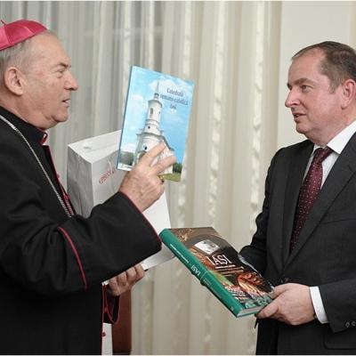 14 noiembrie: Iaşi. Vizita domnului Marek Szczygieł, ambasadorul Polonie în România, la PS Petru Gherghel, la Episcopia Romano-Catolică de Iaşi