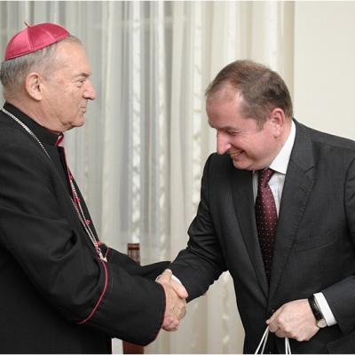 14 noiembrie: Iaşi. Vizita domnului Marek Szczygieł, ambasadorul Polonie în România, la PS Petru Gherghel, la Episcopia Romano-Catolică de Iaşi