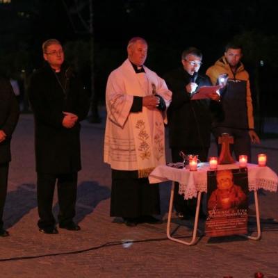 16 noiembrie: Caritas: Un milion de stele au luminat acelaşi cer din locuri diferite