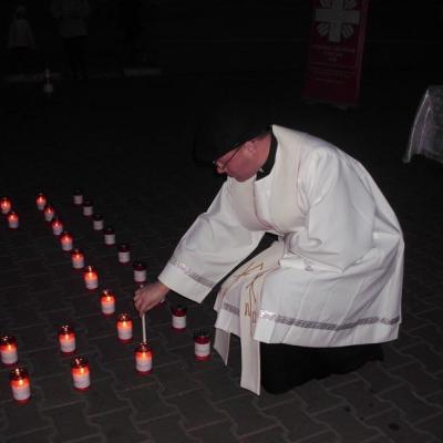 16 noiembrie: Caritas: Un milion de stele au luminat acelaşi cer din locuri diferite