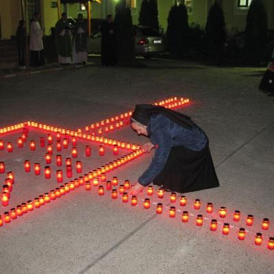 16 noiembrie: Caritas: Un milion de stele au luminat acelaşi cer din locuri diferite