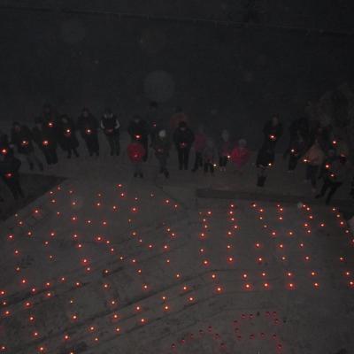 16 noiembrie: Satu Nou: Candele şi voluntariat