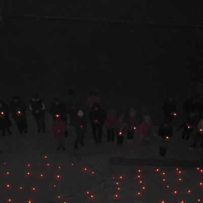 16 noiembrie: Satu Nou: Candele şi voluntariat