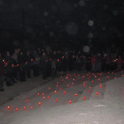 16 noiembrie: Satu Nou: Candele şi voluntariat