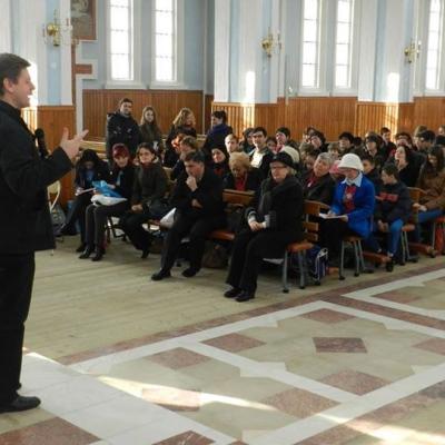 16 noiembrie: Tămăşeni: Întâlnirea Acţiunii Catolice pe zona Roman