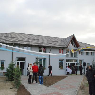 17 noiembrie: Şcheia: Sfinţirea pietrei de temelie a căminului "Samariteanul milostiv"