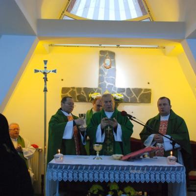 17 noiembrie: Şcheia: Sfinţirea pietrei de temelie a căminului "Samariteanul milostiv"