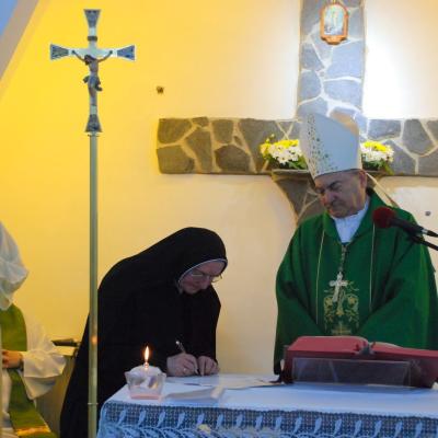 17 noiembrie: Şcheia: Sfinţirea pietrei de temelie a căminului "Samariteanul milostiv"