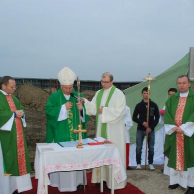 17 noiembrie: Şcheia: Sfinţirea pietrei de temelie a căminului "Samariteanul milostiv"
