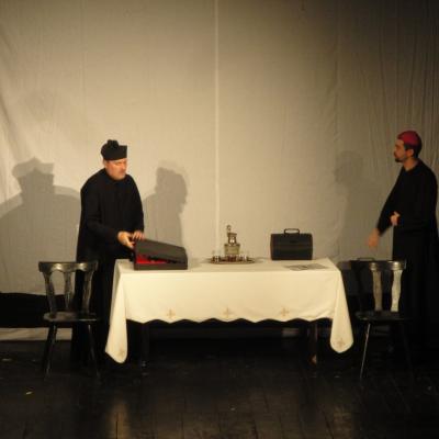 2 decembrie: Bacău: Piesa "Anton Durcovici - Omul cu faţa de bronz", la Teatrul "George Bacovia"