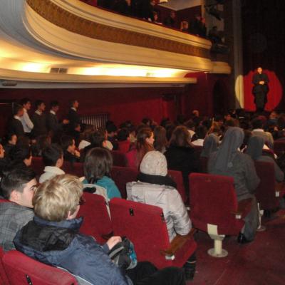 2 decembrie: Bacău: Piesa "Anton Durcovici - Omul cu faţa de bronz", la Teatrul "George Bacovia"