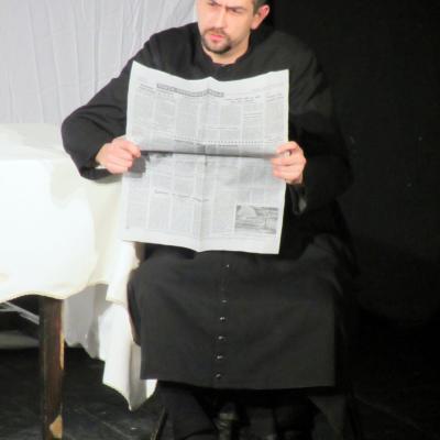 2 decembrie: Bacău: Piesa "Anton Durcovici - Omul cu faţa de bronz", la Teatrul "George Bacovia"