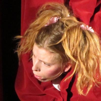 2 decembrie: Bacău: Piesa "Anton Durcovici - Omul cu faţa de bronz", la Teatrul "George Bacovia"