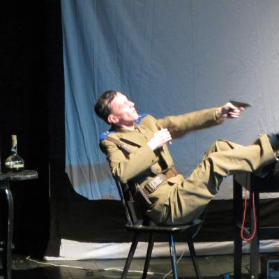 2 decembrie: Bacău: Piesa "Anton Durcovici - Omul cu faţa de bronz", la Teatrul "George Bacovia"