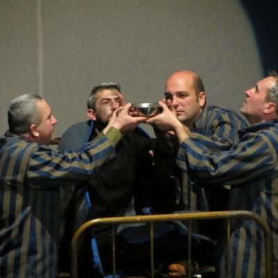 2 decembrie: Bacău: Piesa "Anton Durcovici - Omul cu faţa de bronz", la Teatrul "George Bacovia"