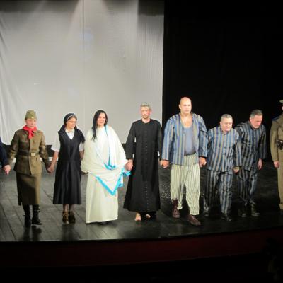 2 decembrie: Bacău: Piesa "Anton Durcovici - Omul cu faţa de bronz", la Teatrul "George Bacovia"