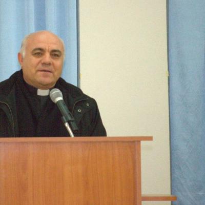 13 decembrie: Iaşi: Lansarea cărţii "Papa Francisc - o întreită premieră"