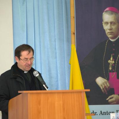 13 decembrie: Iaşi: Lansarea cărţii "Papa Francisc - o întreită premieră"