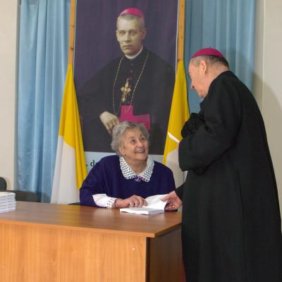 13 decembrie: Iaşi: Lansarea cărţii "Papa Francisc - o întreită premieră"