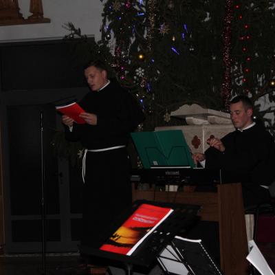 15 decembrie: Roman: Concert de Crăciun