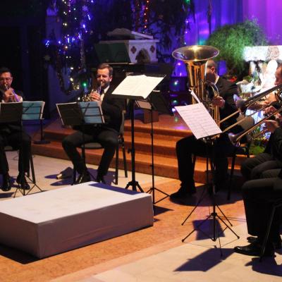 15 decembrie: Roman: Concert de Crăciun