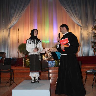 15 decembrie: Roman: Concert de Crăciun