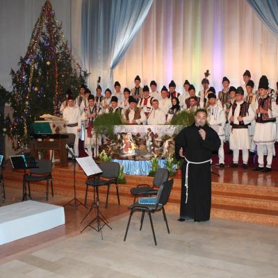 15 decembrie: Roman: Concert de Crăciun