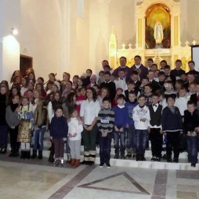 15 decembrie: Hălăuceşti: Noi membri în "Armata Maicii Domnului"