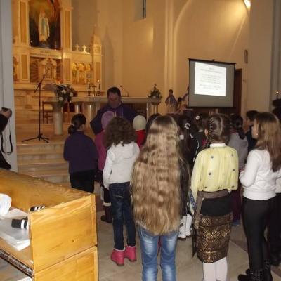 15 decembrie: Hălăuceşti: Noi membri în "Armata Maicii Domnului"