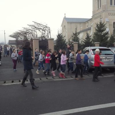 15 decembrie: Hălăuceşti: Noi membri în "Armata Maicii Domnului"